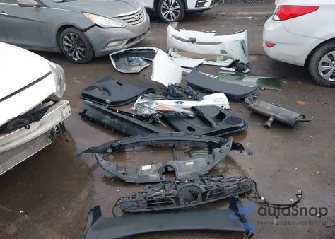 2021 Toyota Prius Xle Awd-E z USA, uszkodzony, nr VIN JTDL9MFU6M3023212